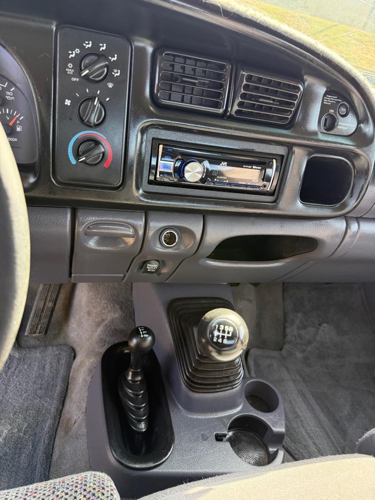 Dodge Ram 2500 Quad Cab Short Bed 4WD 2001