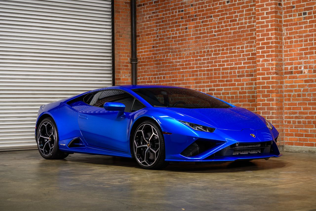 2023 Lamborghini Huracan Evo Coupe photo 5