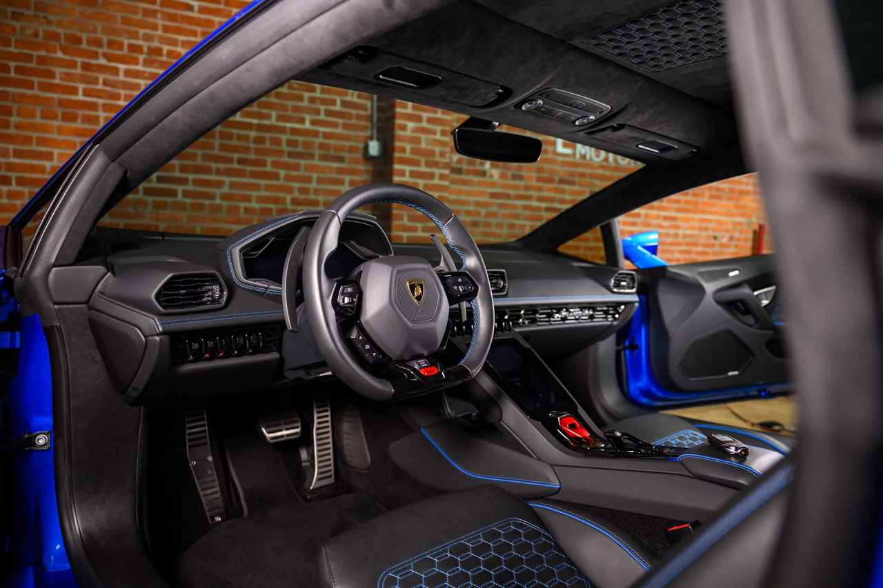 2023 Lamborghini Huracan Evo Coupe photo 25