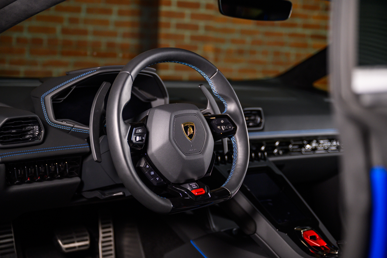 2023 Lamborghini Huracan Evo Coupe photo 26