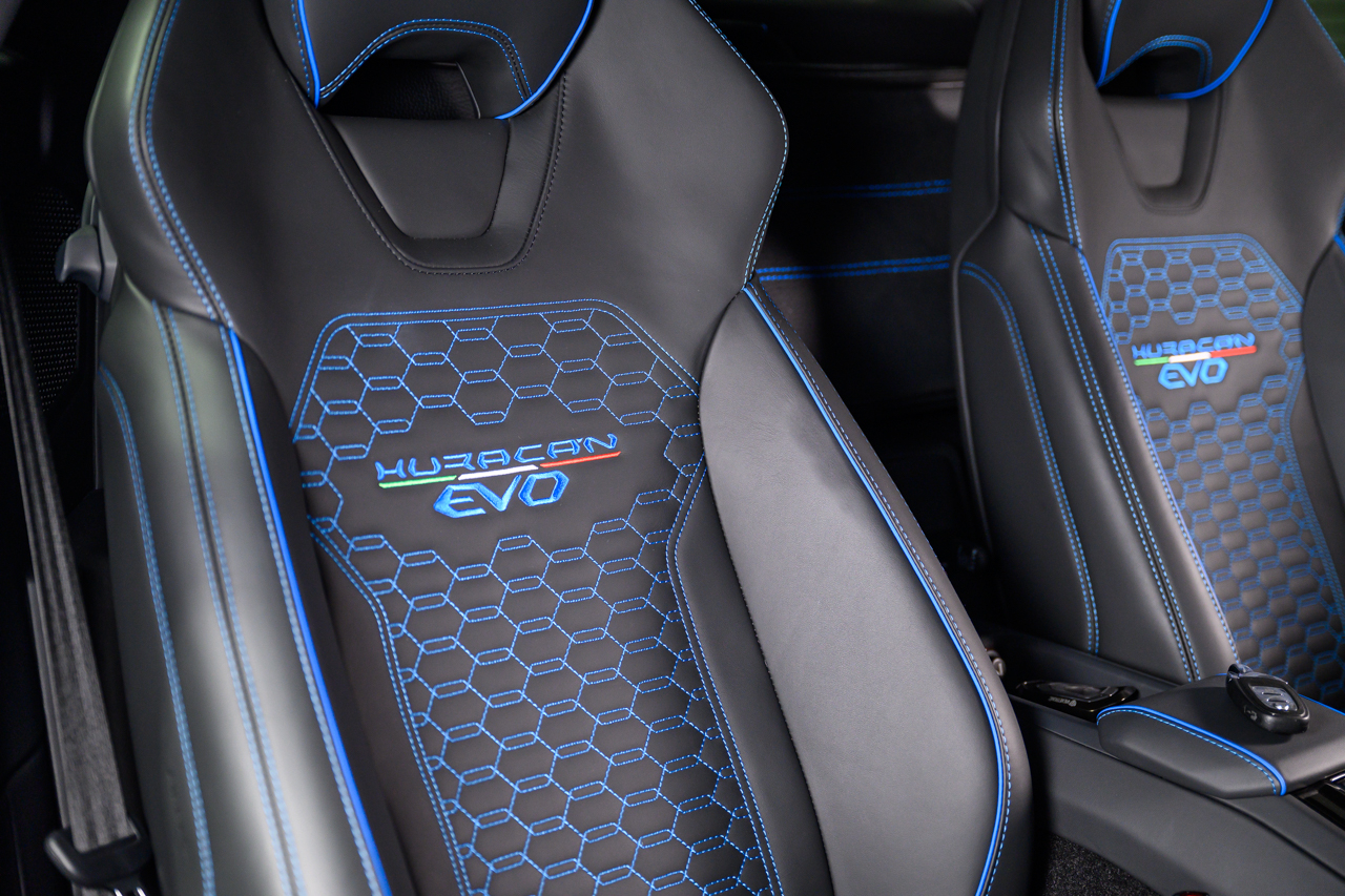 2023 Lamborghini Huracan Evo Coupe photo 32