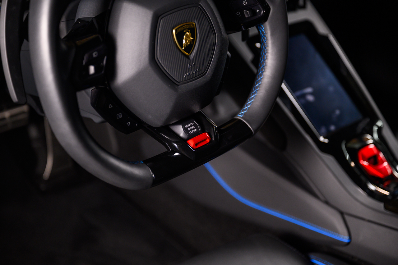 2023 Lamborghini Huracan Evo Coupe photo 40