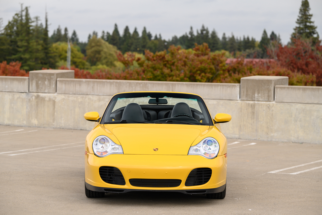 Porsche 911 Carrera 4S Cabriolet 2004