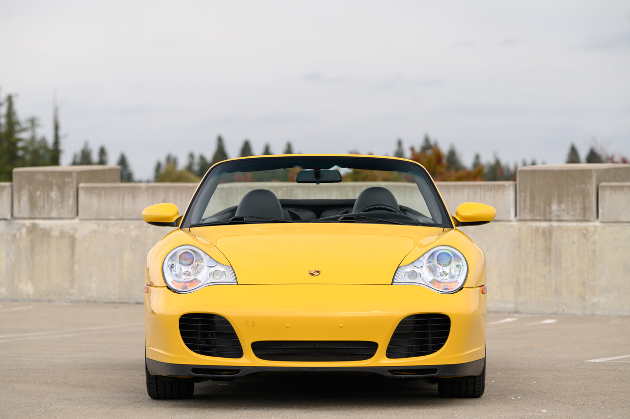 Porsche 911 Carrera 4S Cabriolet 2004