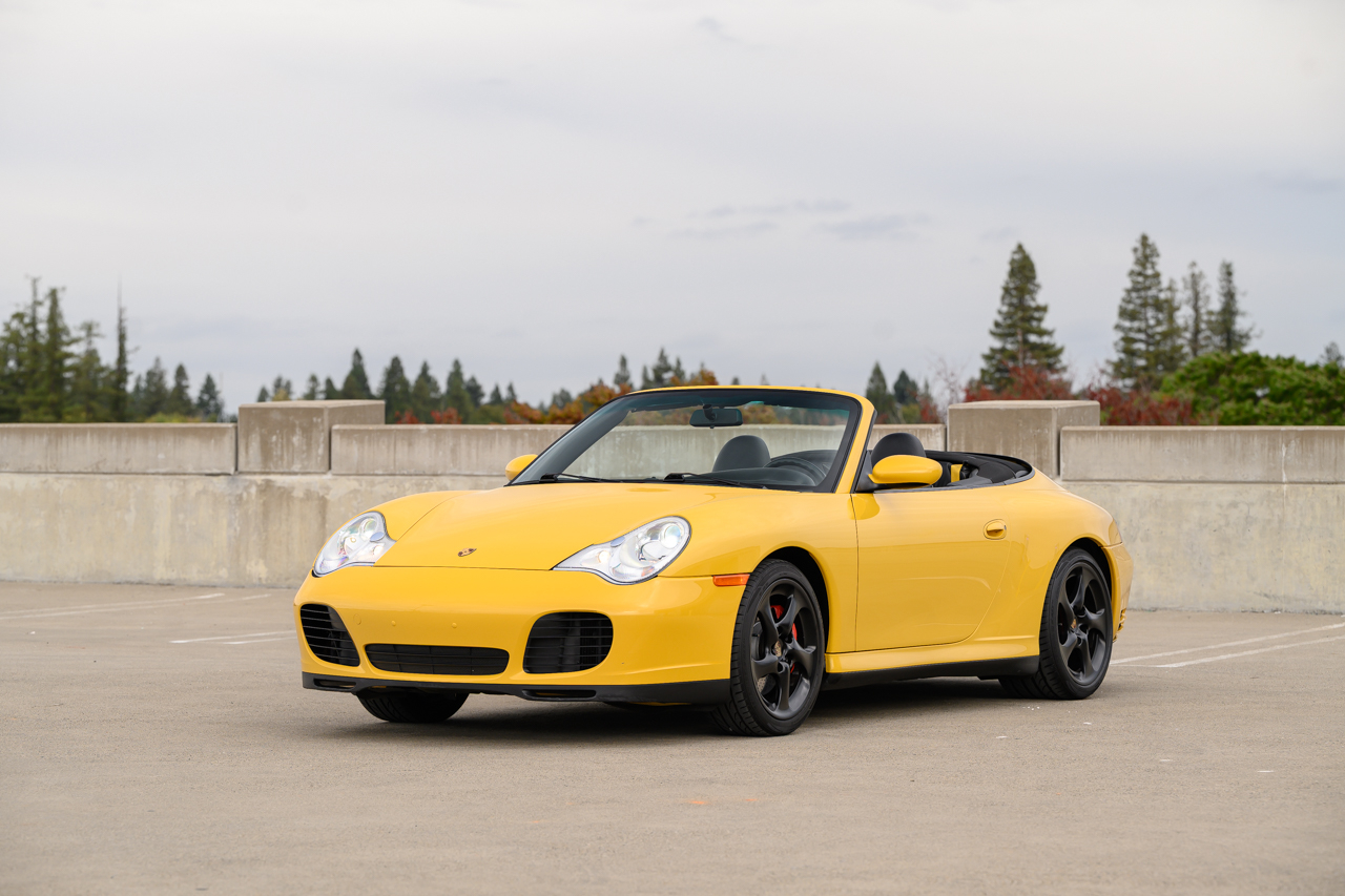 Porsche 911 Carrera 4S Cabriolet 2004