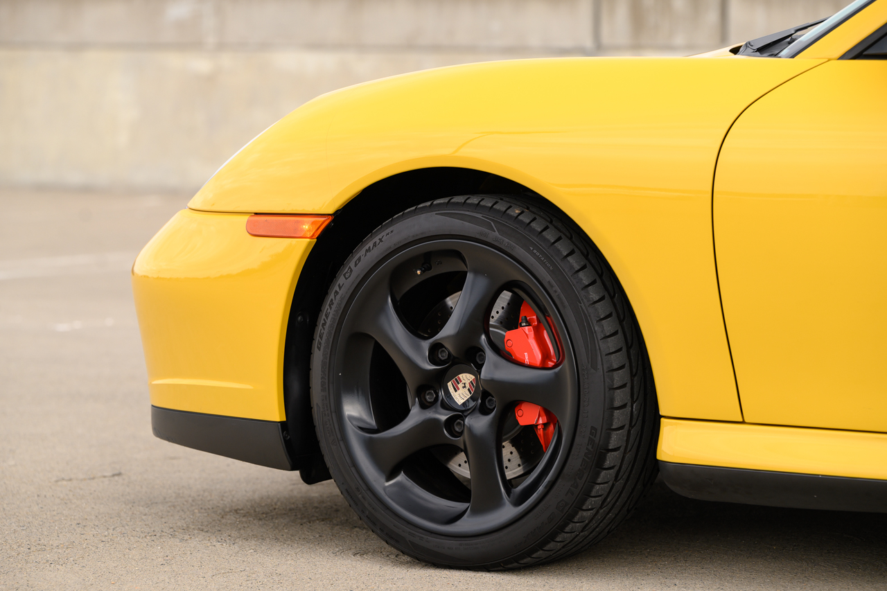 Porsche 911 Carrera 4S Cabriolet 2004