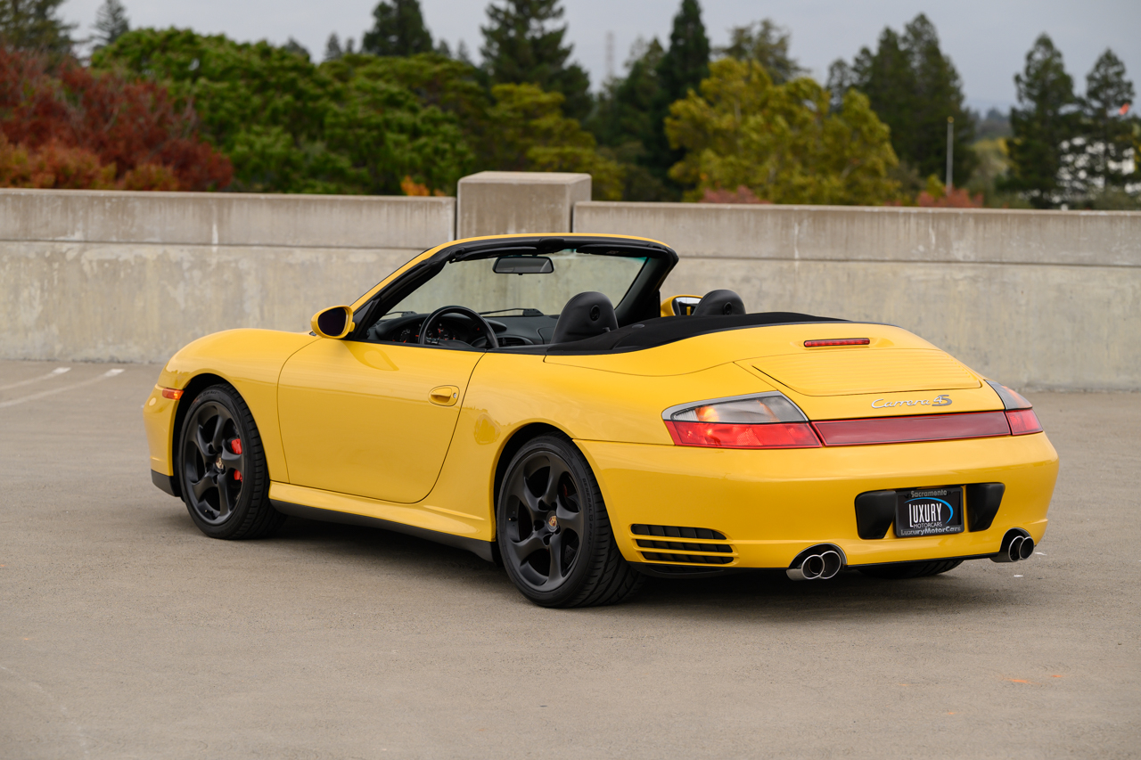 Porsche 911 Carrera 4S Cabriolet 2004