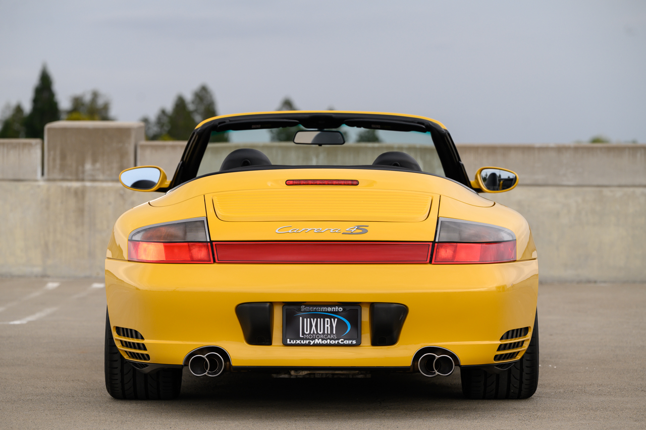 Porsche 911 Carrera 4S Cabriolet 2004