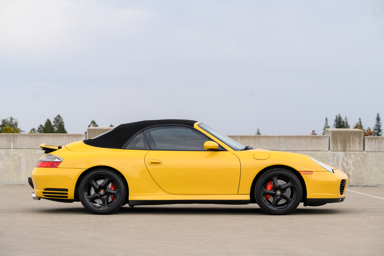 Porsche 911 Carrera 4S Cabriolet 2004