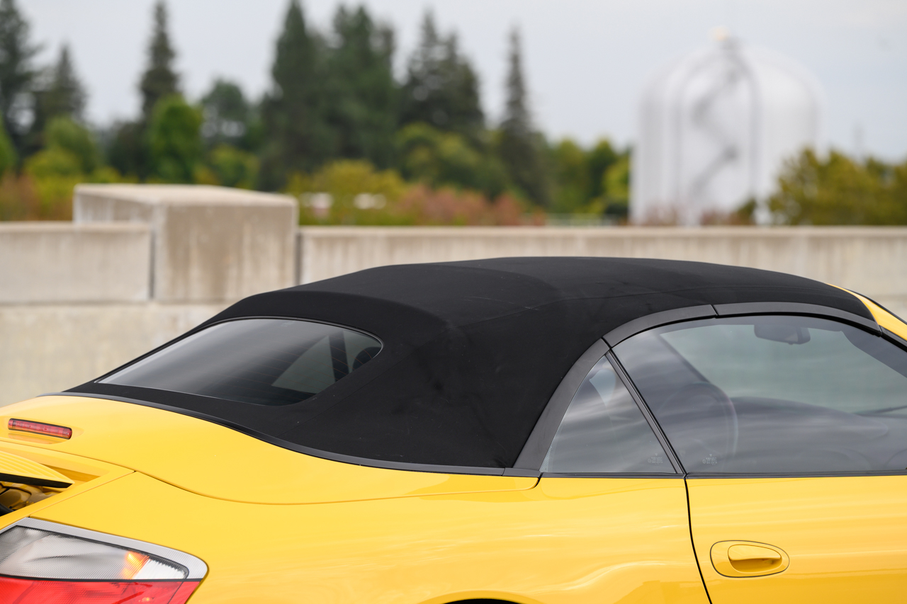 Porsche 911 Carrera 4S Cabriolet 2004