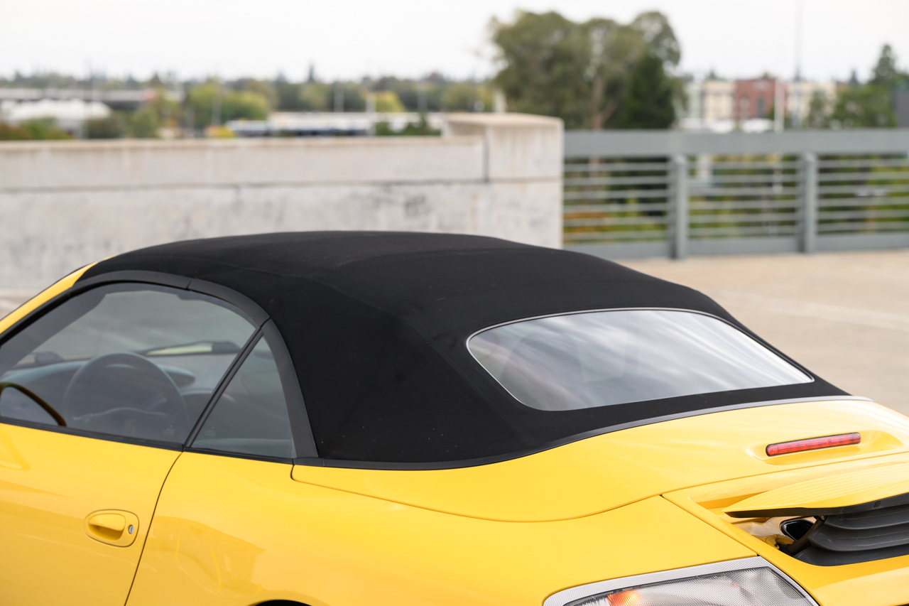 Porsche 911 Carrera 4S Cabriolet 2004