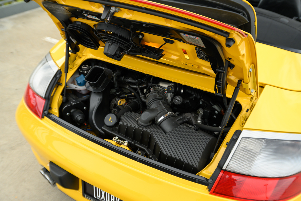 Porsche 911 Carrera 4S Cabriolet 2004