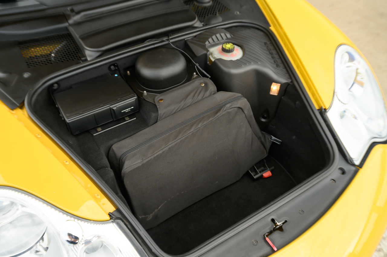 Porsche 911 Carrera 4S Cabriolet 2004