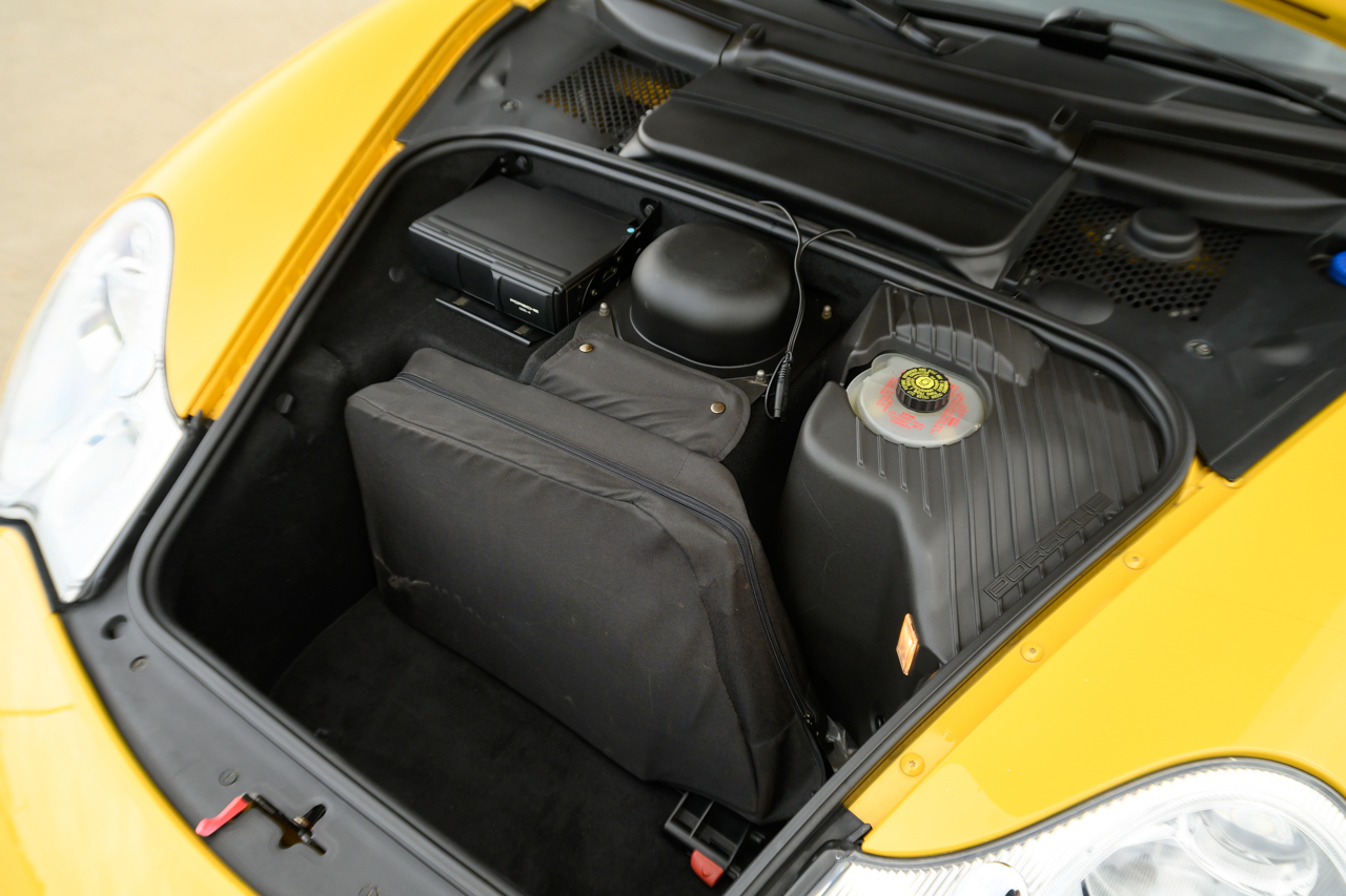 Porsche 911 Carrera 4S Cabriolet 2004