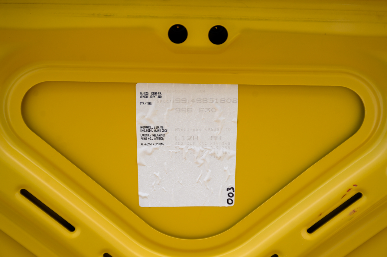 Porsche 911 Carrera 4S Cabriolet 2004