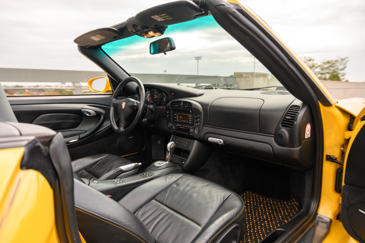 Porsche 911 Carrera 4S Cabriolet 2004