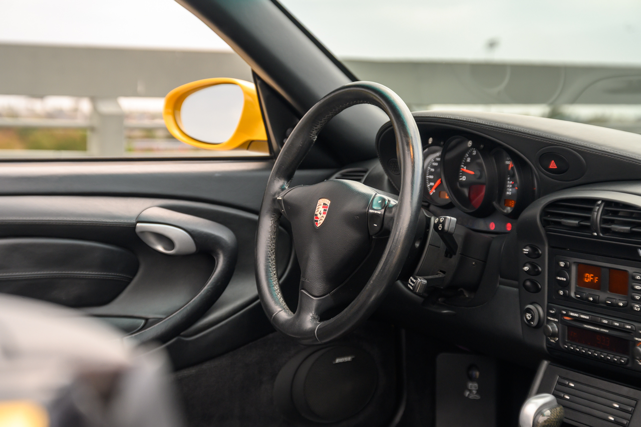 Porsche 911 Carrera 4S Cabriolet 2004