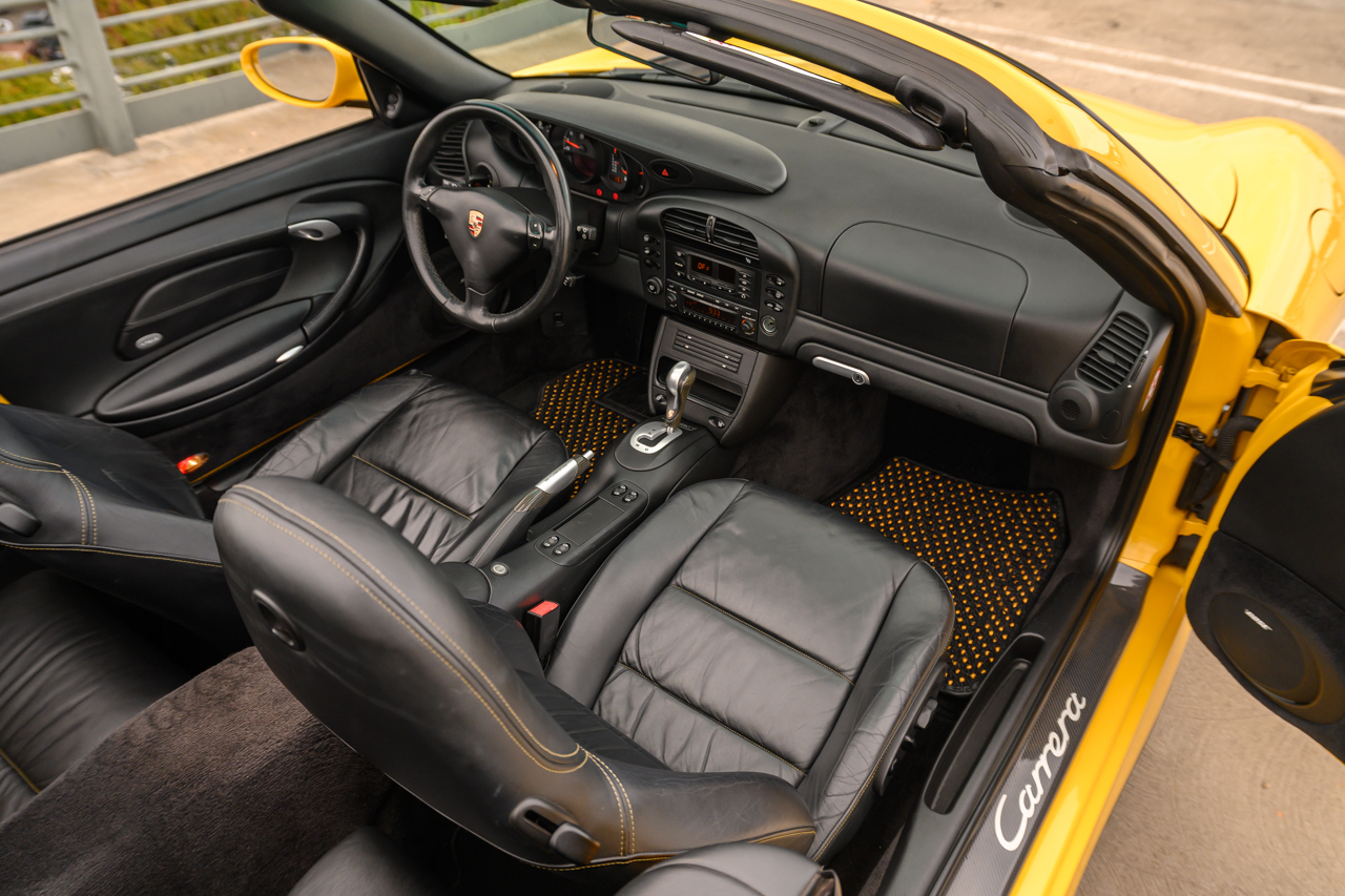 Porsche 911 Carrera 4S Cabriolet 2004