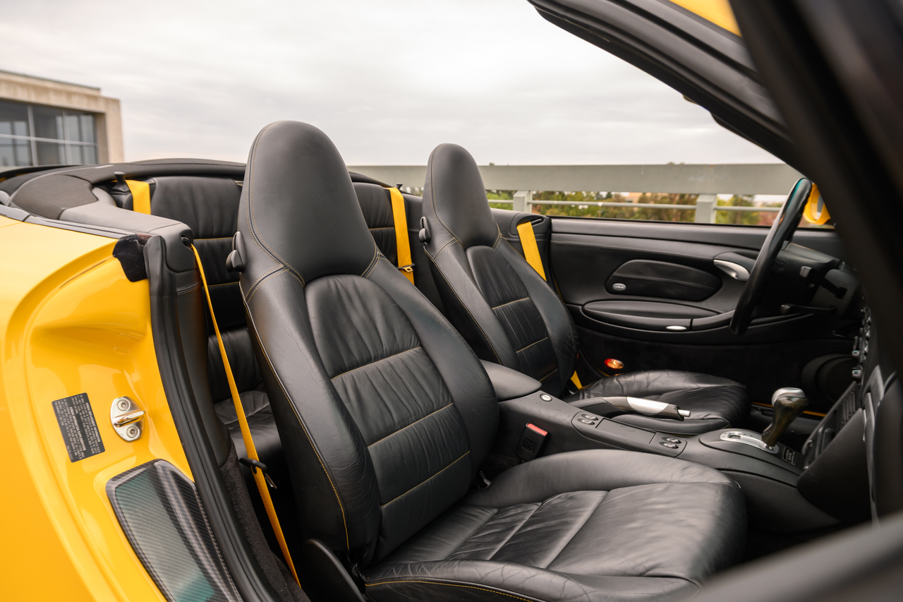 Porsche 911 Carrera 4S Cabriolet 2004