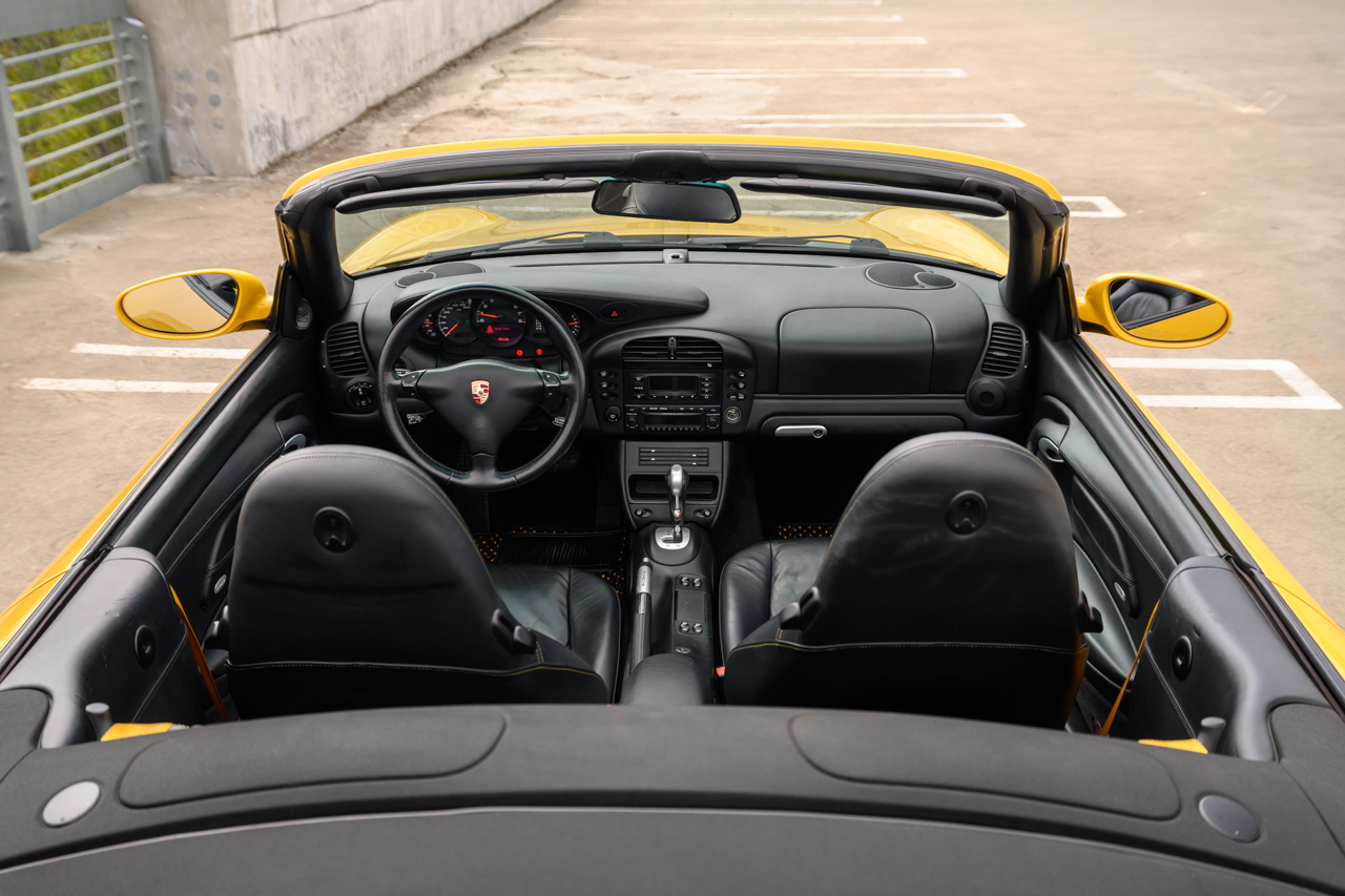 Porsche 911 Carrera 4S Cabriolet 2004