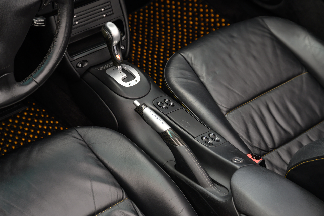 Porsche 911 Carrera 4S Cabriolet 2004