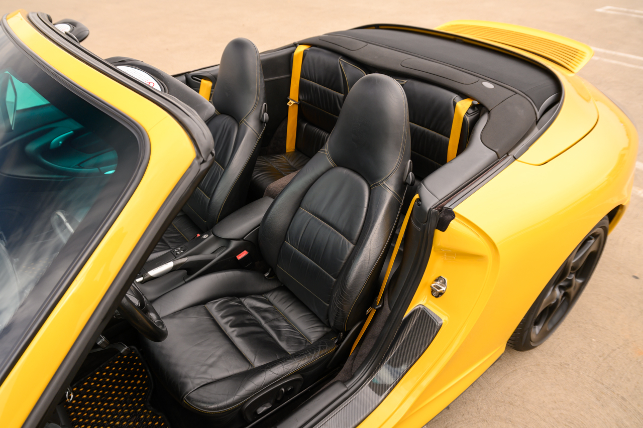 Porsche 911 Carrera 4S Cabriolet 2004