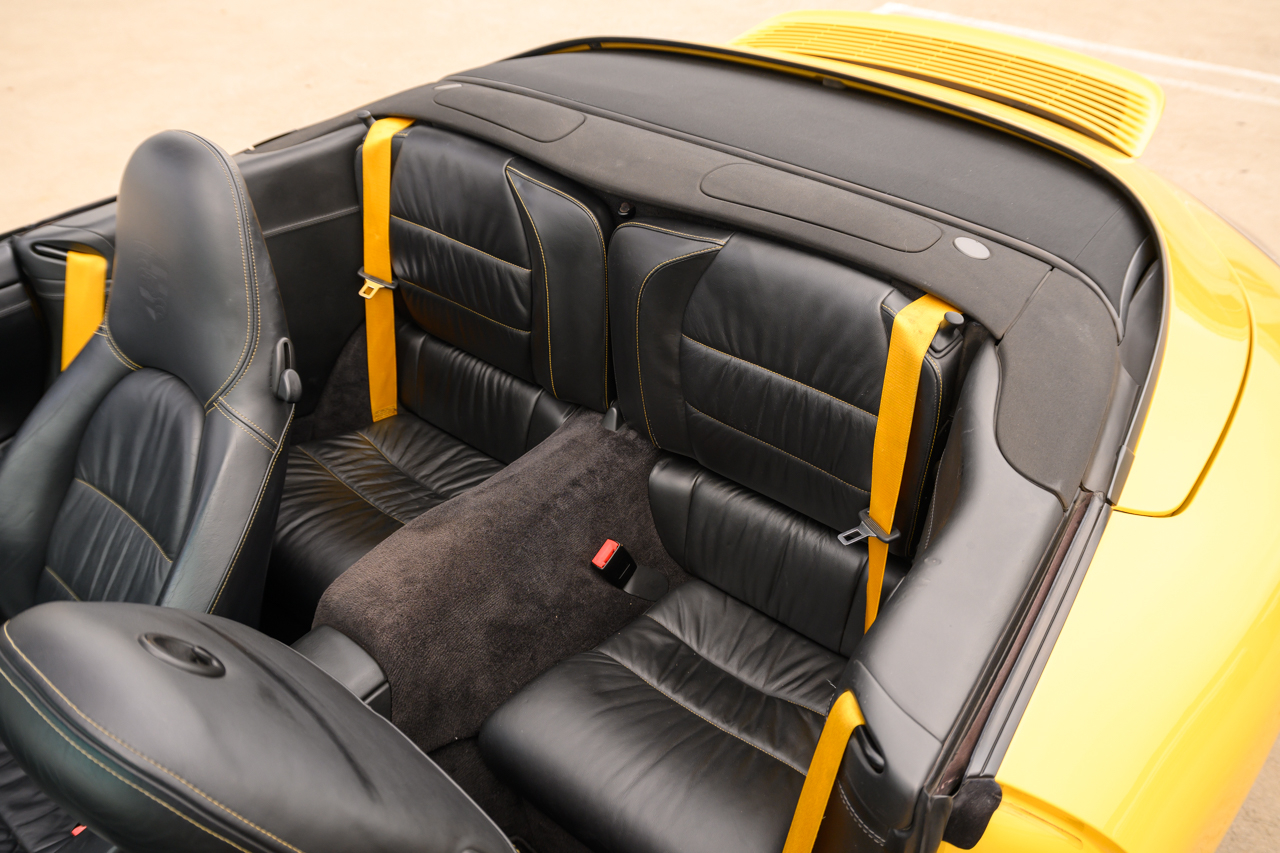 Porsche 911 Carrera 4S Cabriolet 2004