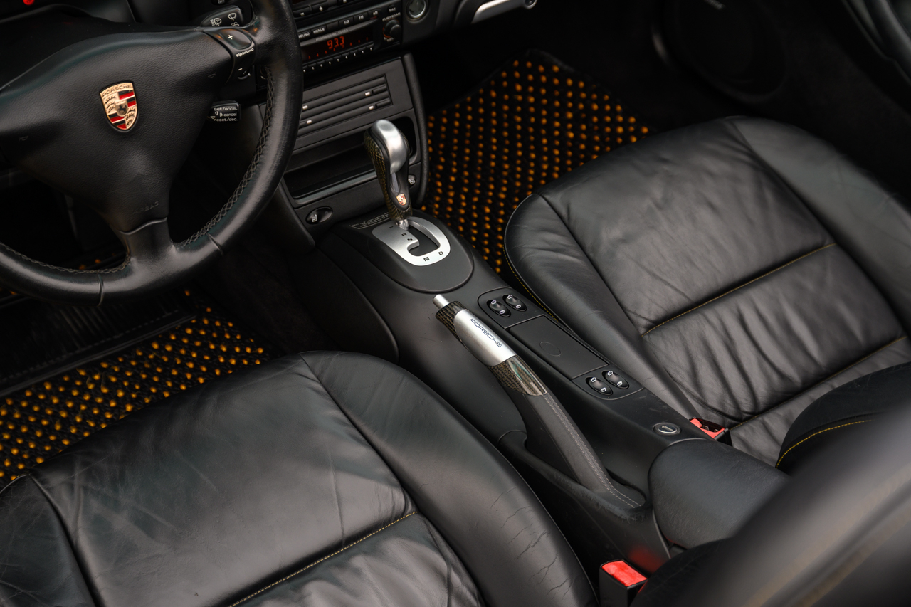 Porsche 911 Carrera 4S Cabriolet 2004