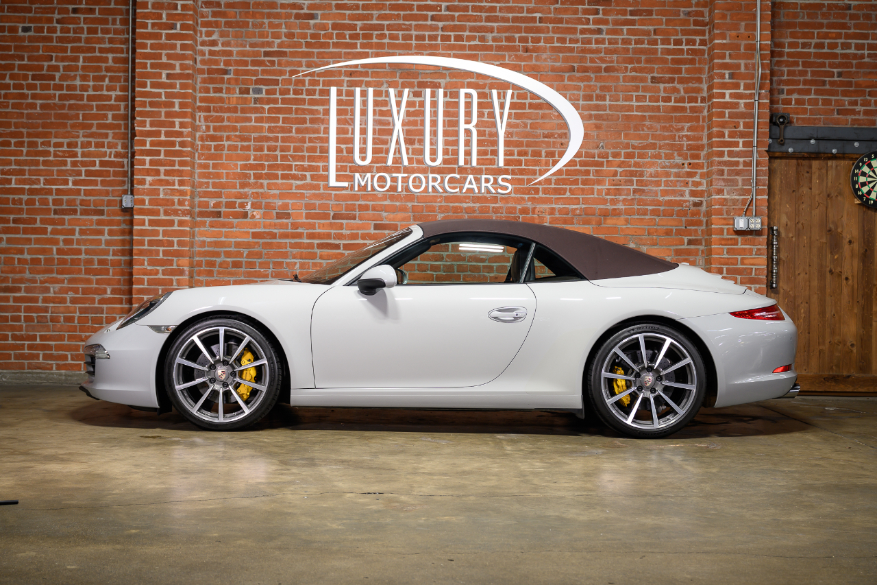 Porsche 911 Carrera S Cabriolet 2013