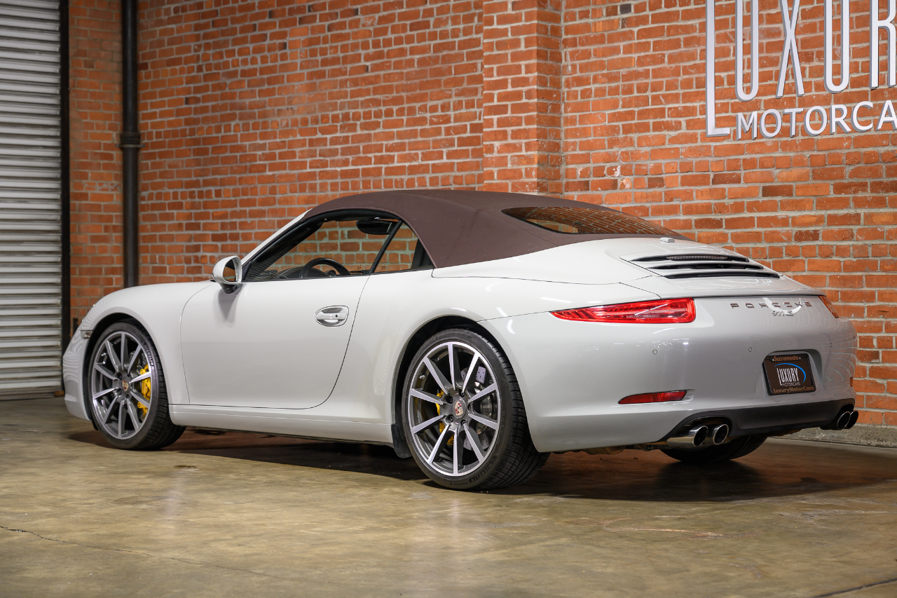 Porsche 911 Carrera S Cabriolet 2013