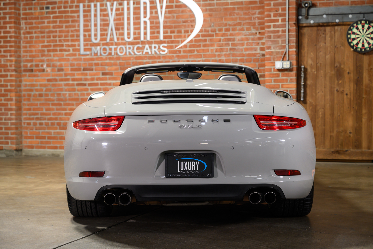 Porsche 911 Carrera S Cabriolet 2013