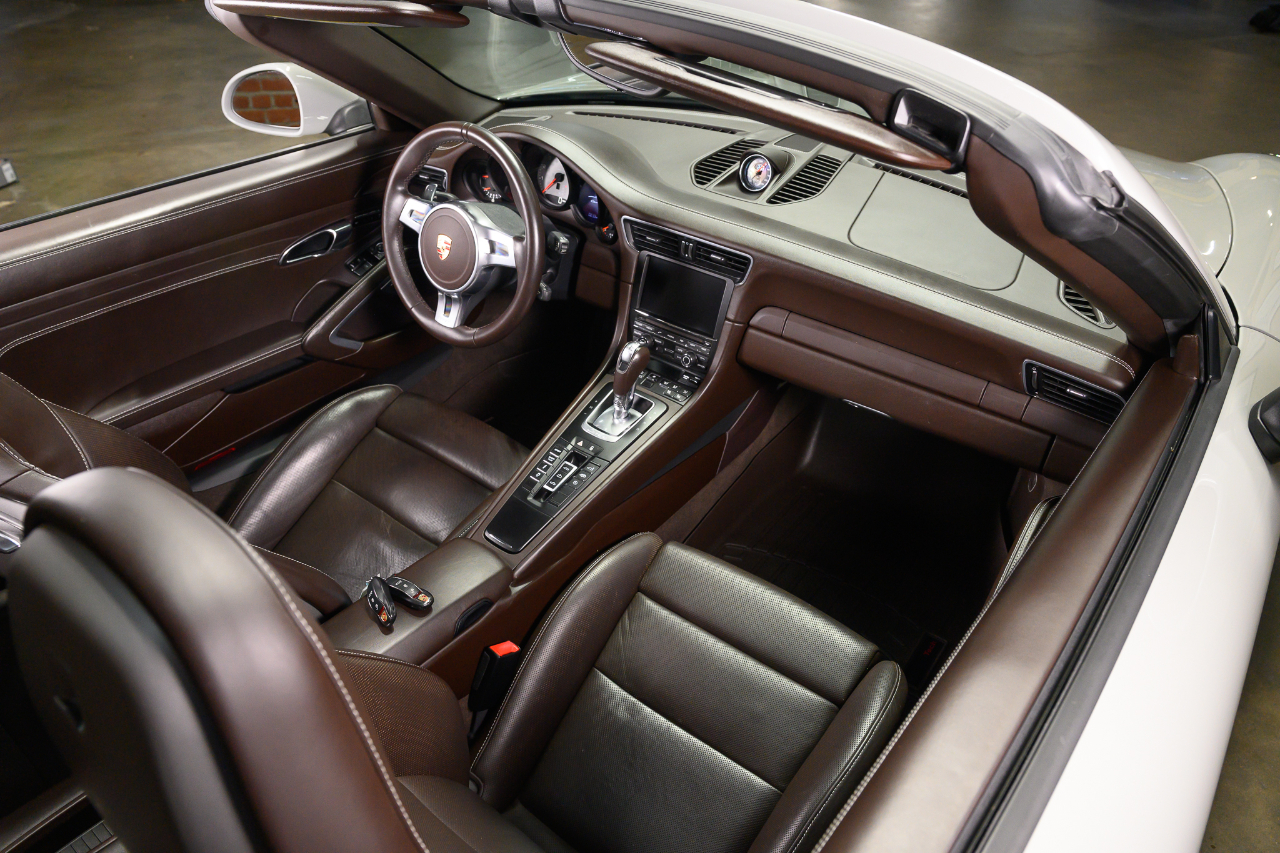 Porsche 911 Carrera S Cabriolet 2013