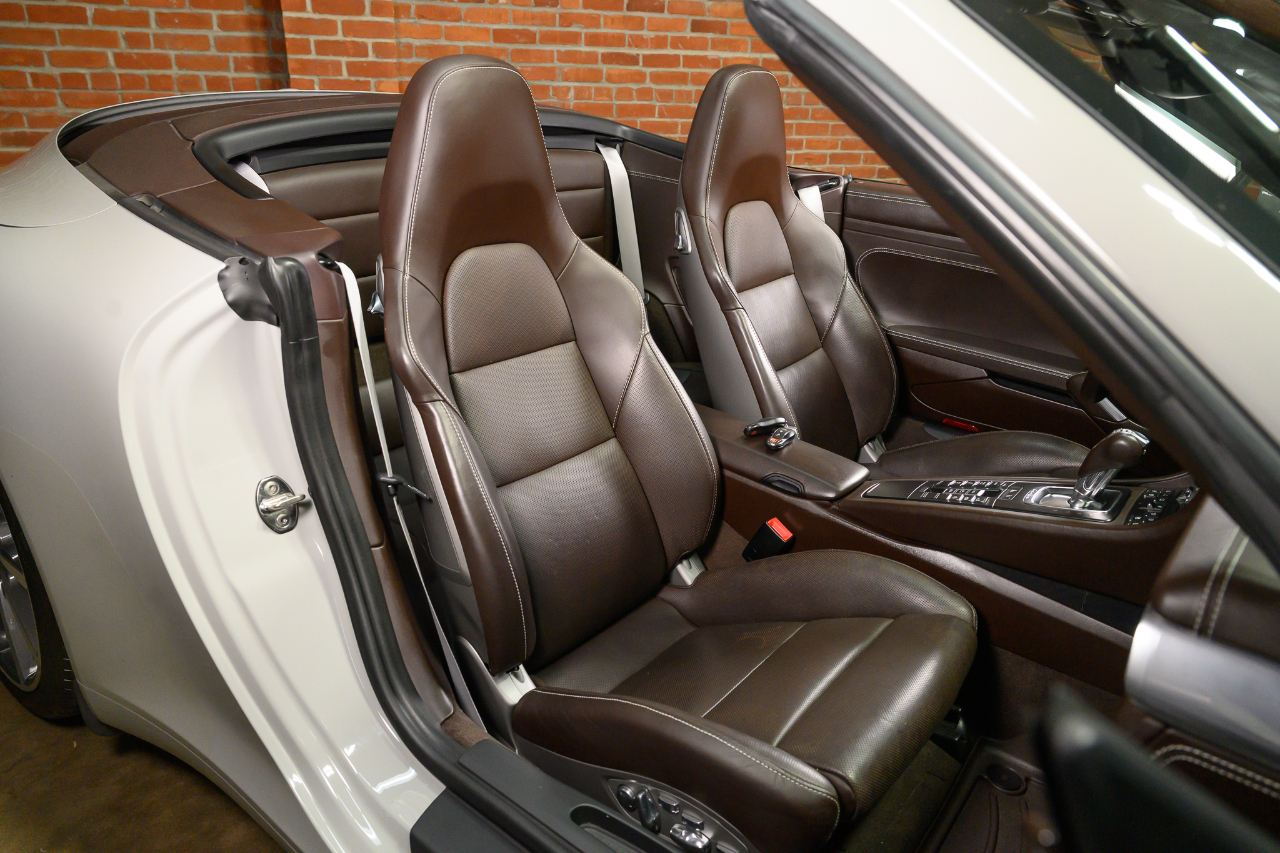 Porsche 911 Carrera S Cabriolet 2013