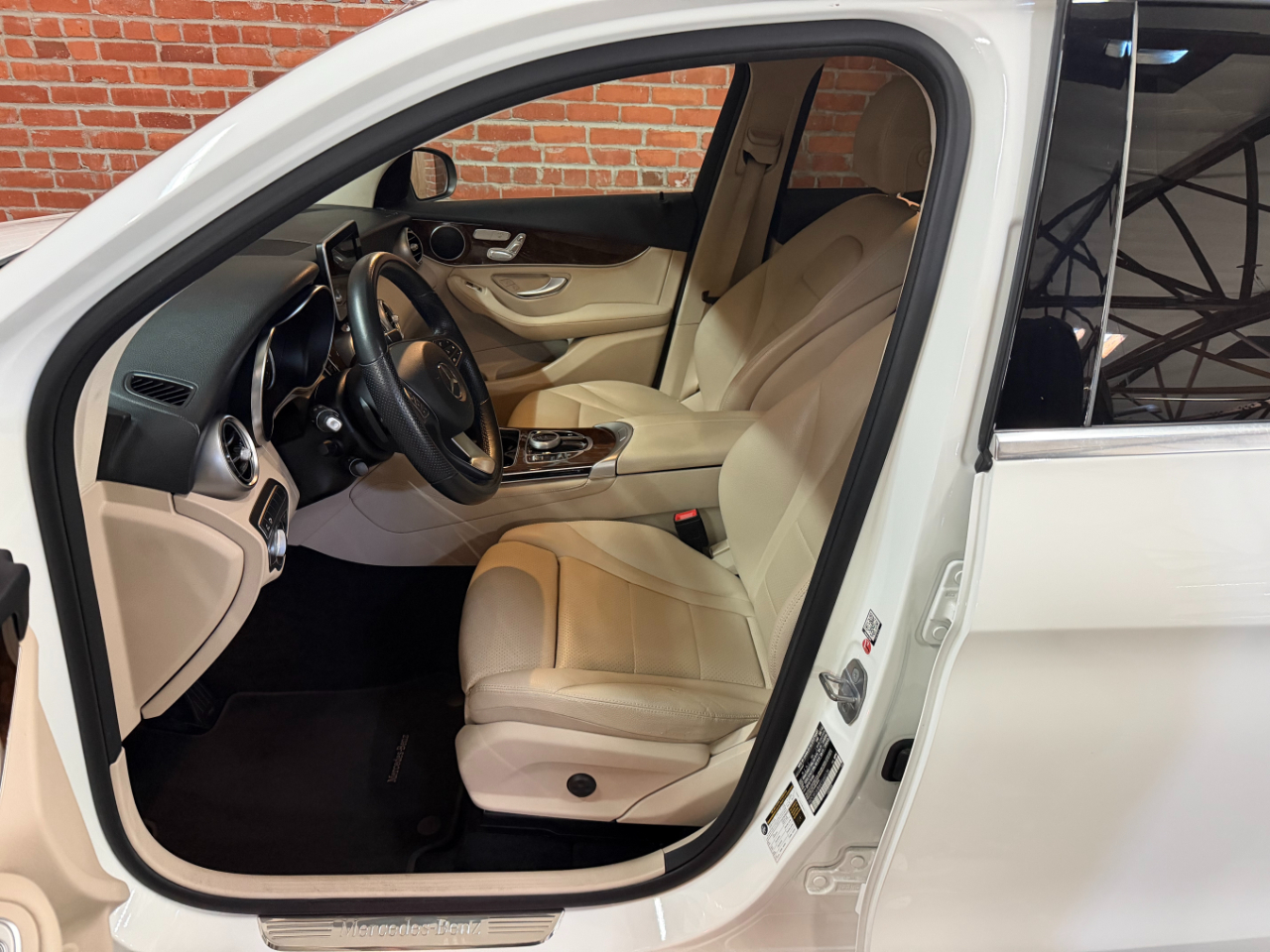 Mercedes-Benz GLC-Class GLC300 2019