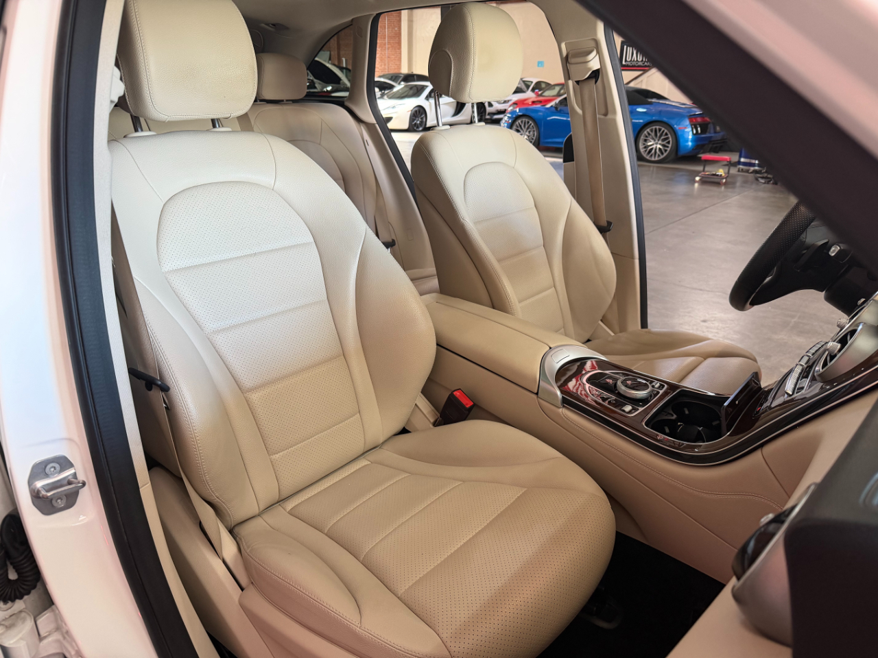 Mercedes-Benz GLC-Class GLC300 2019