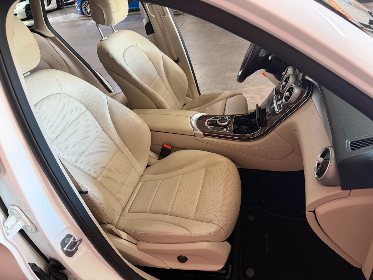 Mercedes-Benz GLC-Class GLC300 2019