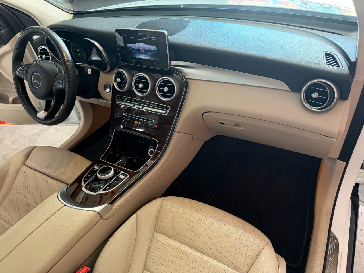 Mercedes-Benz GLC-Class GLC300 2019