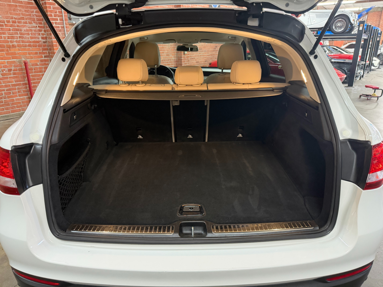 Mercedes-Benz GLC-Class GLC300 2019