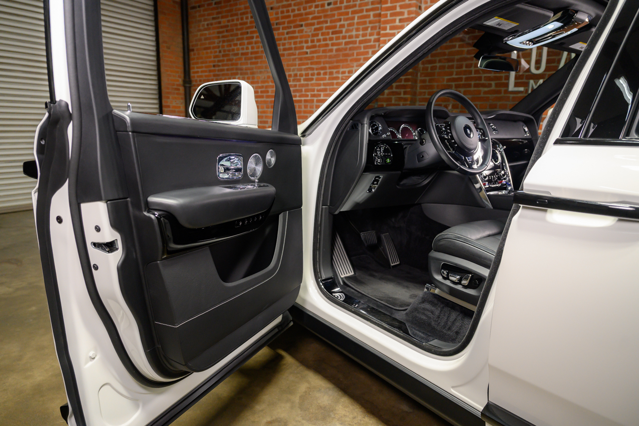 Rolls-Royce Cullinan  2019