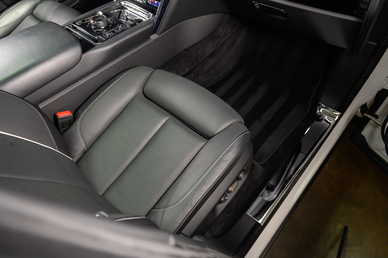 Rolls-Royce Cullinan  2019