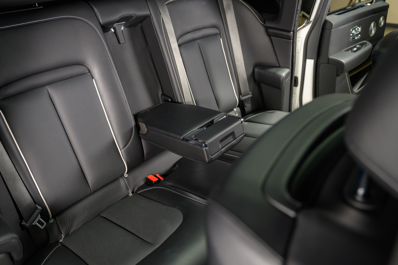 Rolls-Royce Cullinan  2019