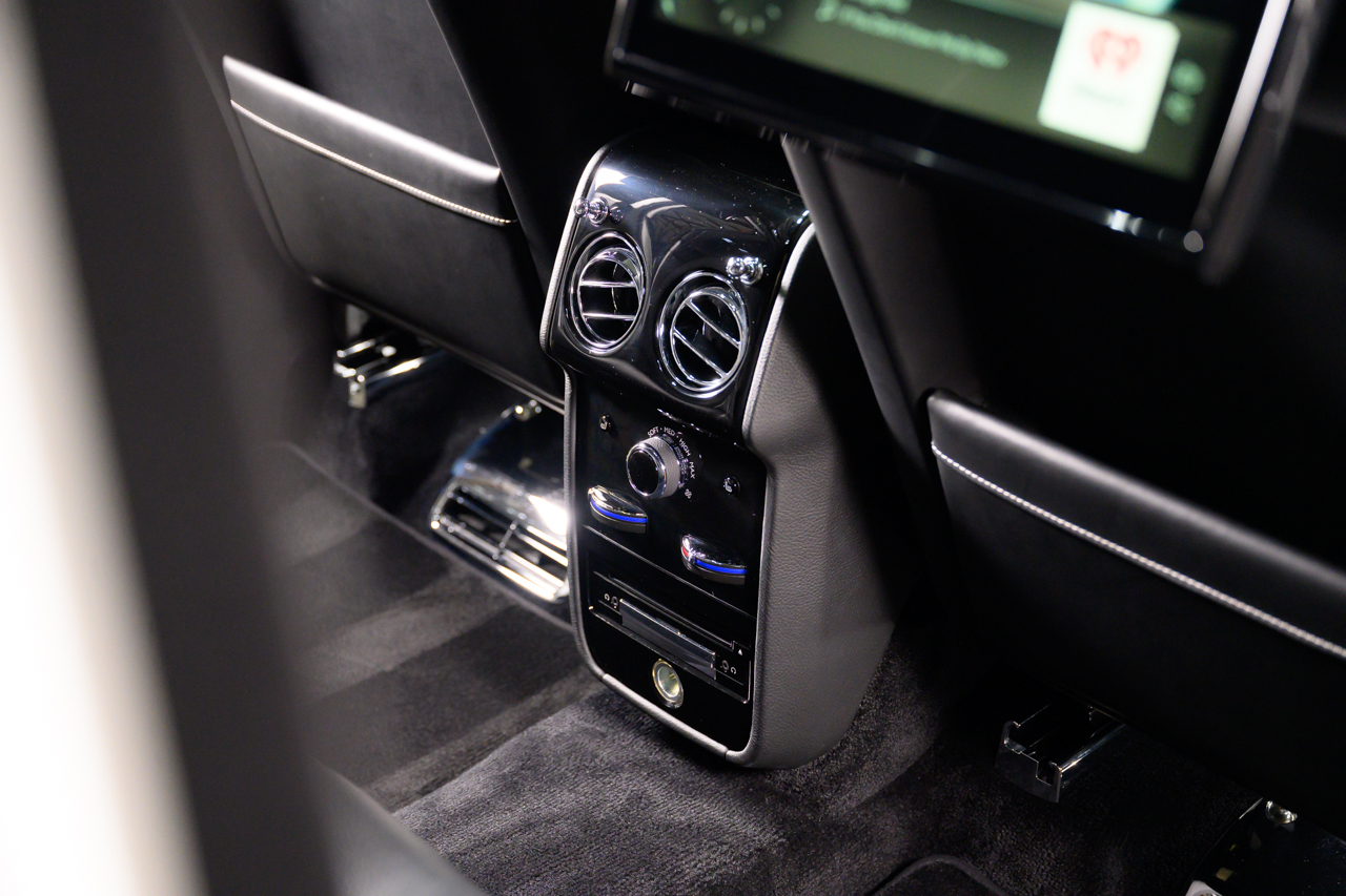 Rolls-Royce Cullinan  2019