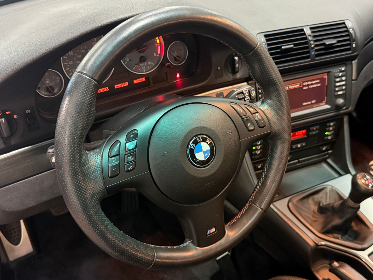 BMW M5  2003