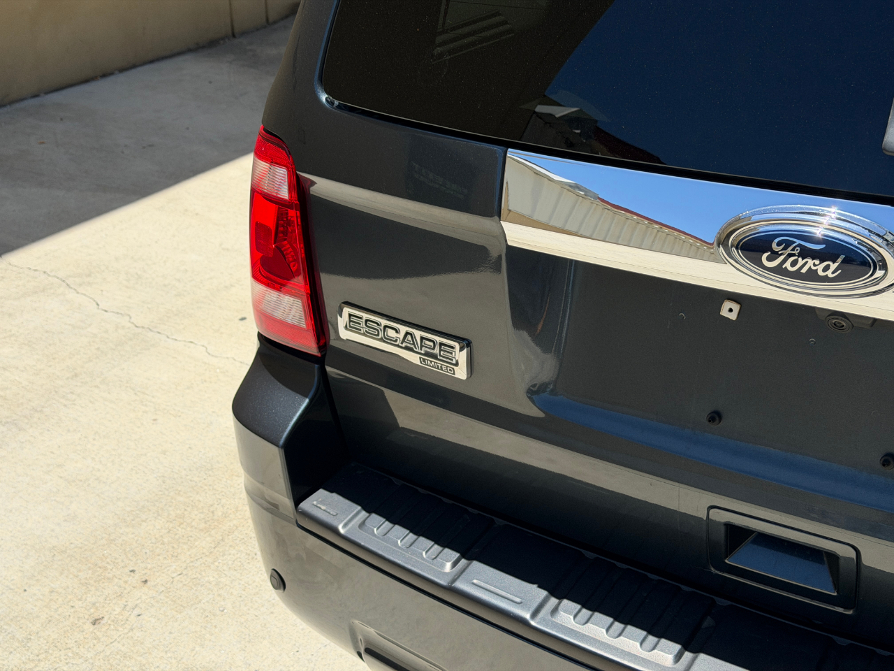 Ford Escape Hybrid Limited FWD 2010