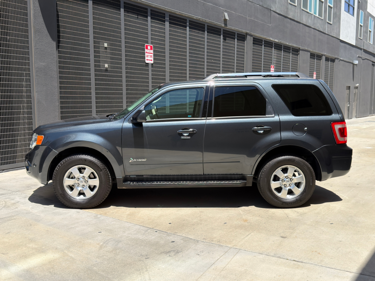 Ford Escape Hybrid Limited FWD 2010