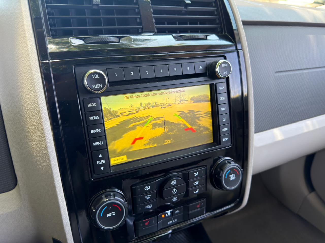 Ford Escape Hybrid Limited FWD 2010