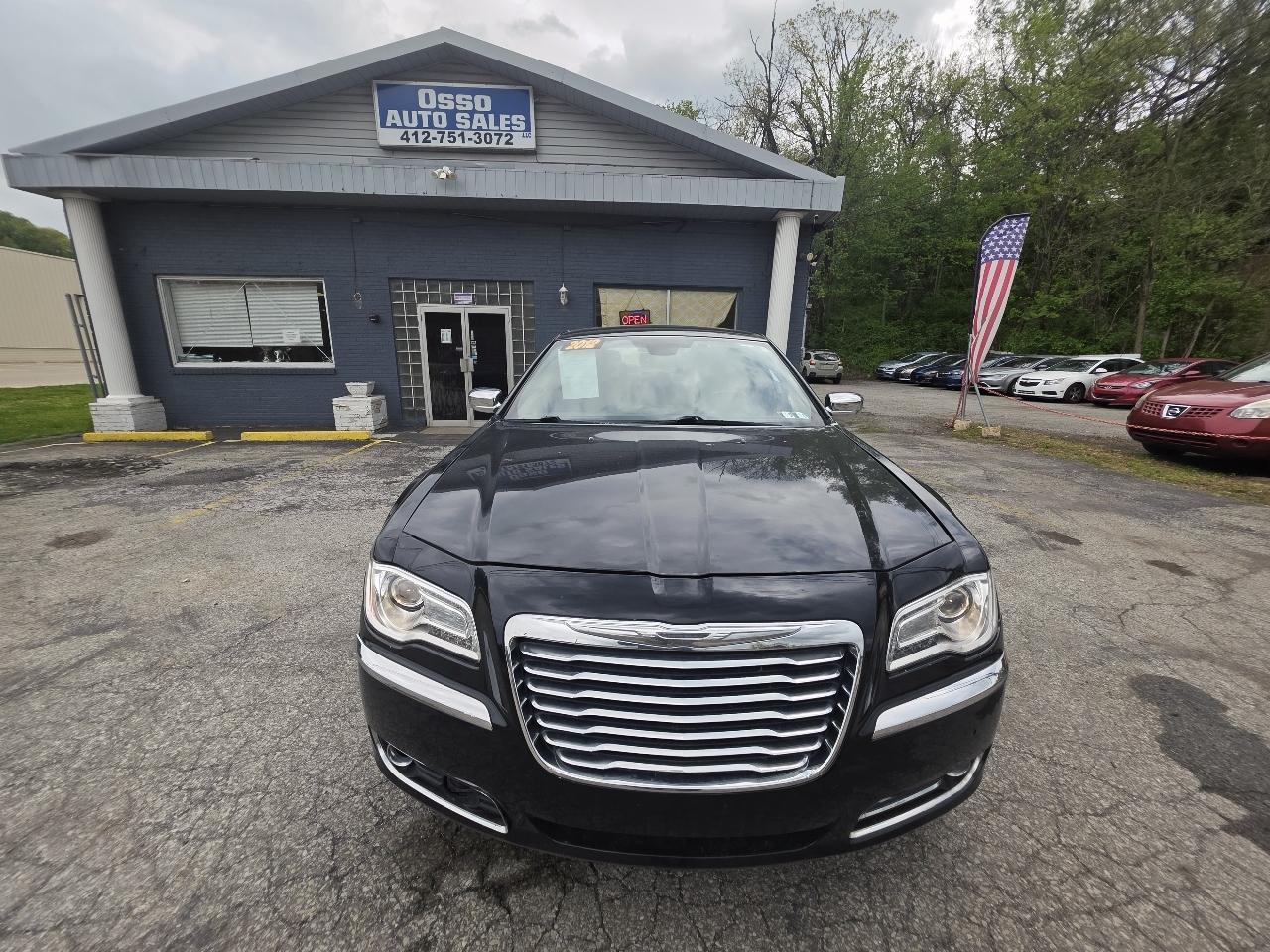 2012 Chrysler 300 C HEMI's photo