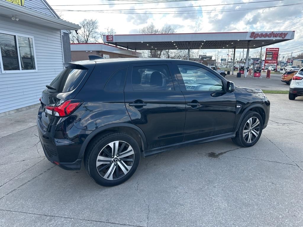 Mitsubishi Outlander Sport  2021