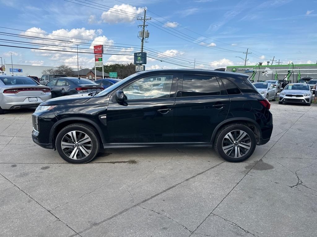 Mitsubishi Outlander Sport  2021