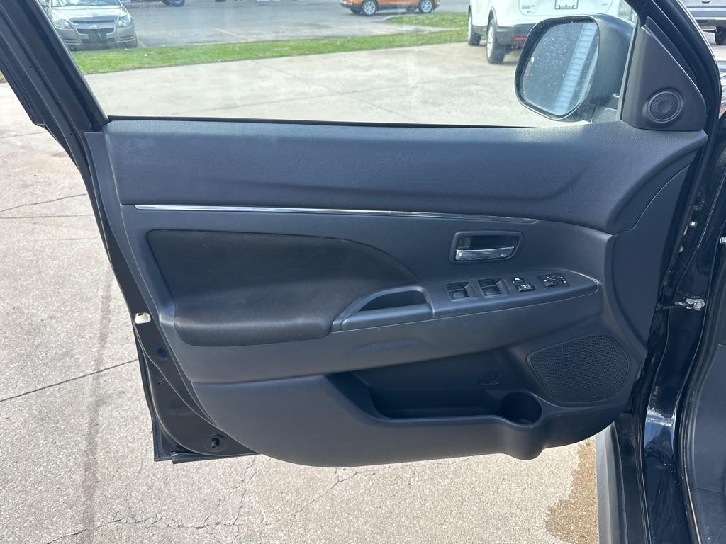 Mitsubishi Outlander Sport  2021